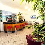 Confort Hotel 3*